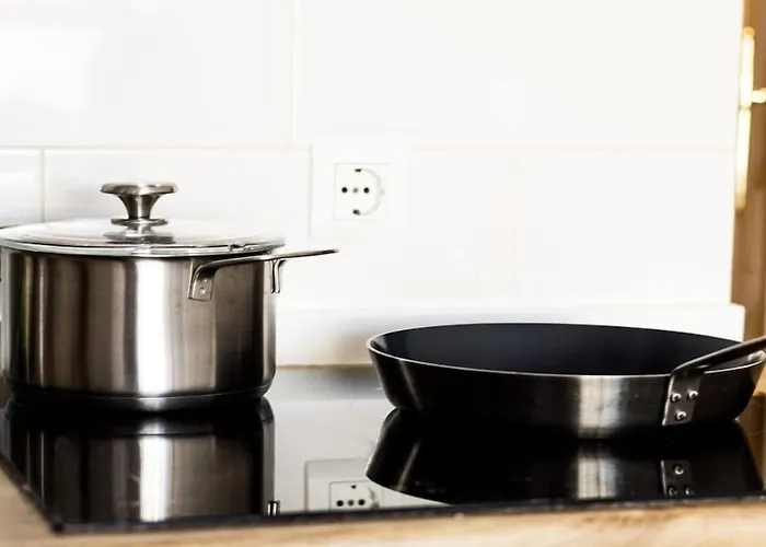 Апартаменты Modern & Bright In The Heart Of