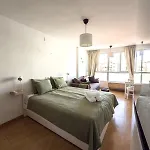 Apartment Modern & Bright In The Heart Of