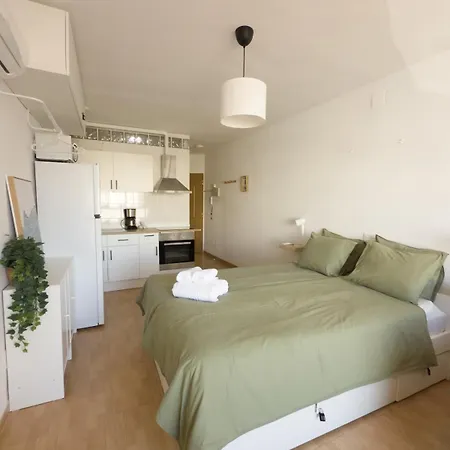 Appartamento Modern & Bright In The Heart Of