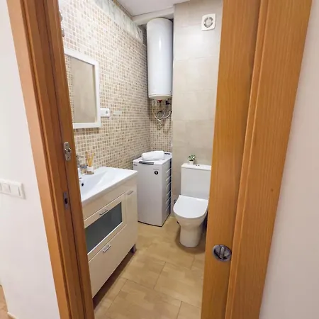 Modern & Bright In The Heart Of Appartamento Nerja