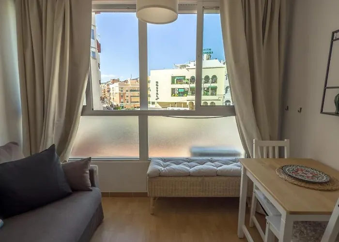 Modern & Bright In The Heart Of Apartament *